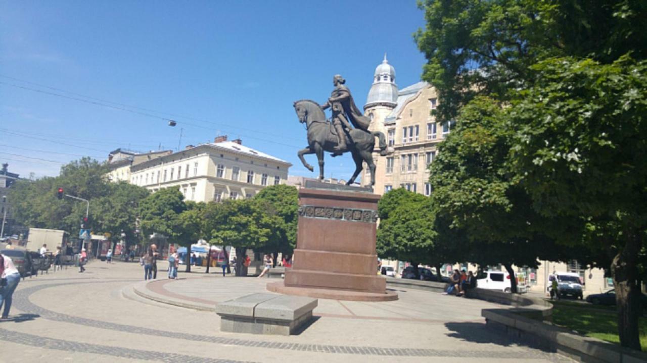 Smart -Апартаменти В Центрі Львова - 2 Хв До Оперного Театру Εξωτερικό φωτογραφία